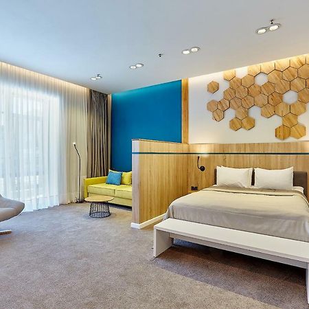 Aqua-Minsk Hotel Plus Екстер'єр фото