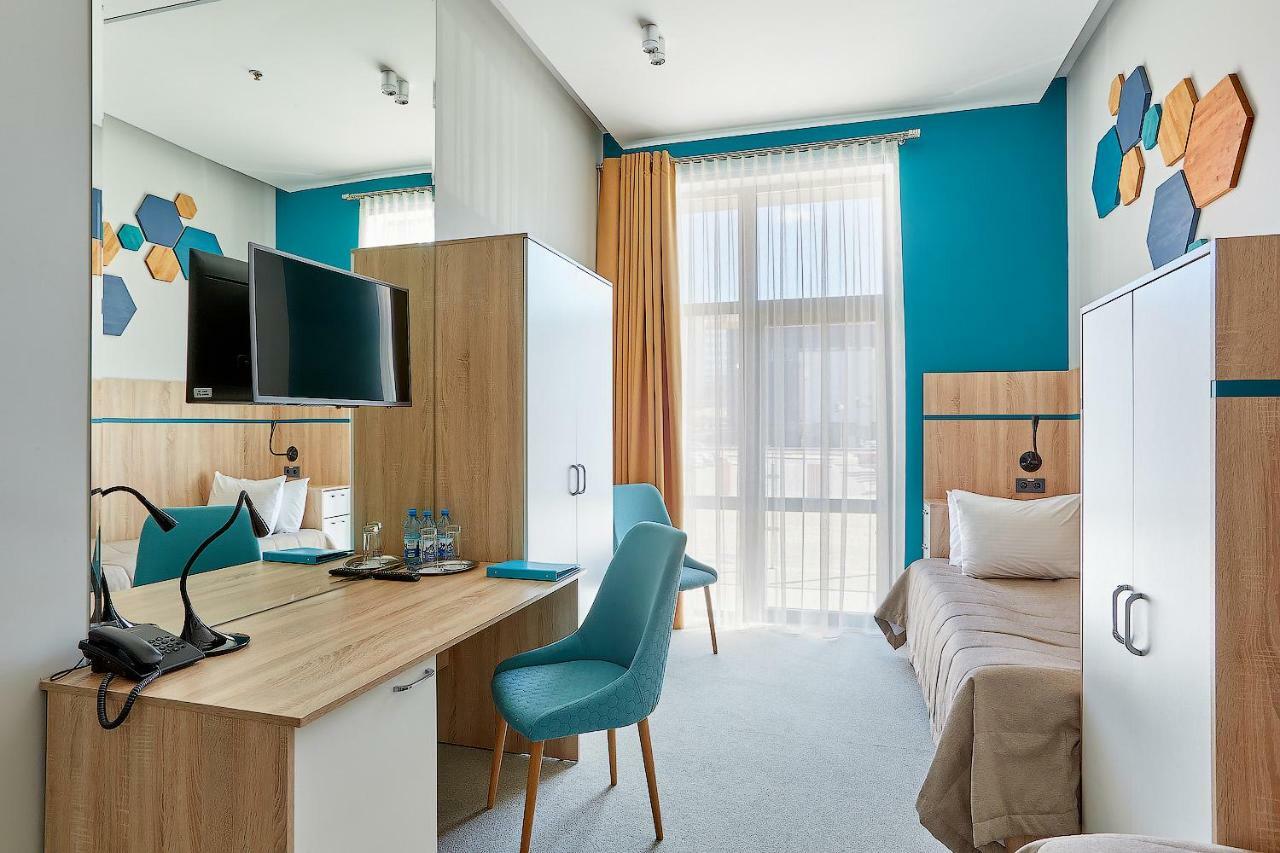 Aqua-Minsk Hotel Plus Екстер'єр фото